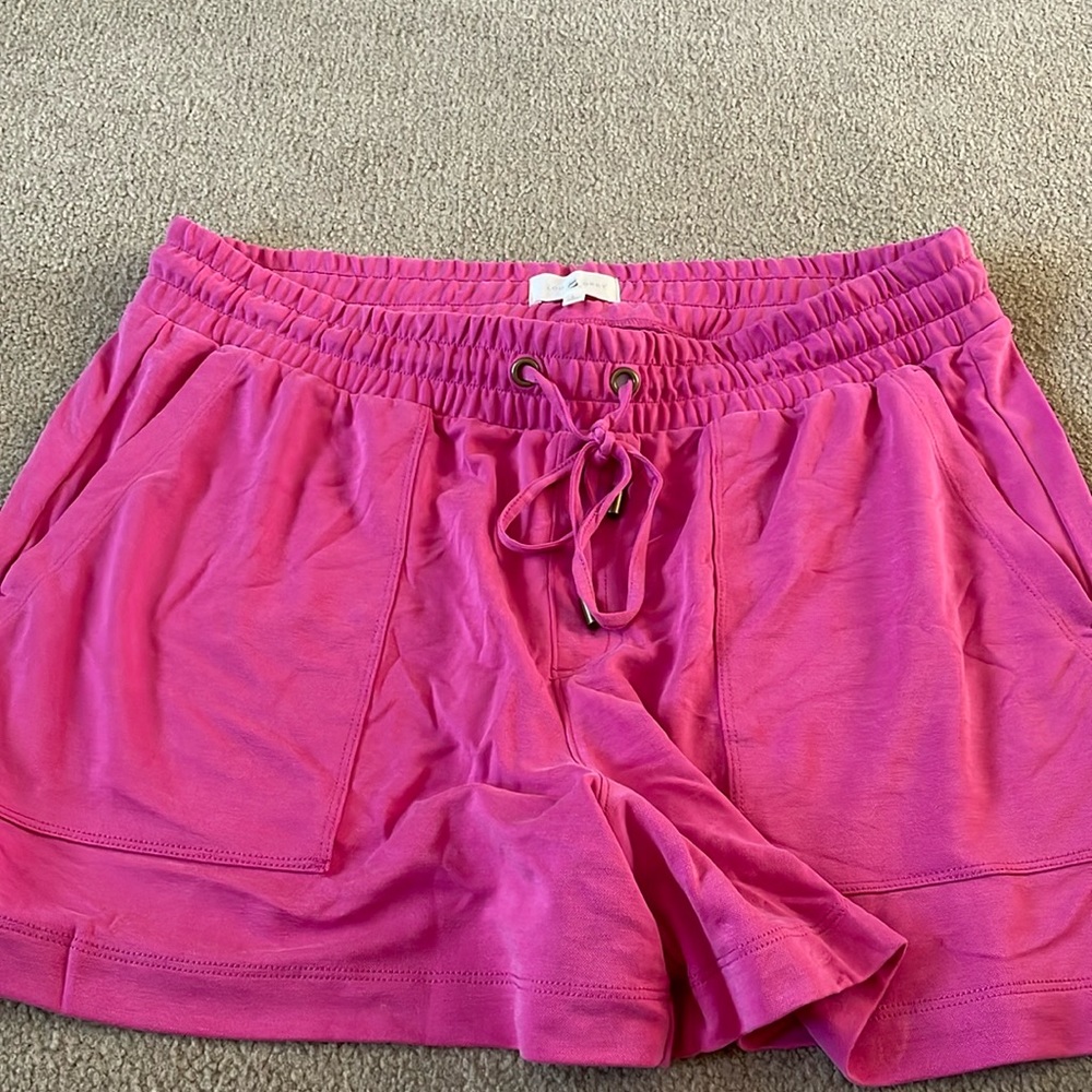 Lou & Grey Fuchsia Shorts